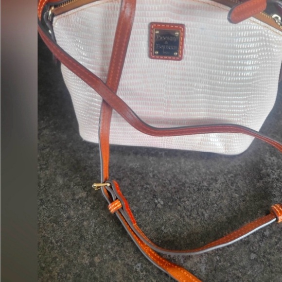 Dooney & Bourke Embossed Lizard Suki Pink Leather Crossbody Bag - Picture 4 of 7